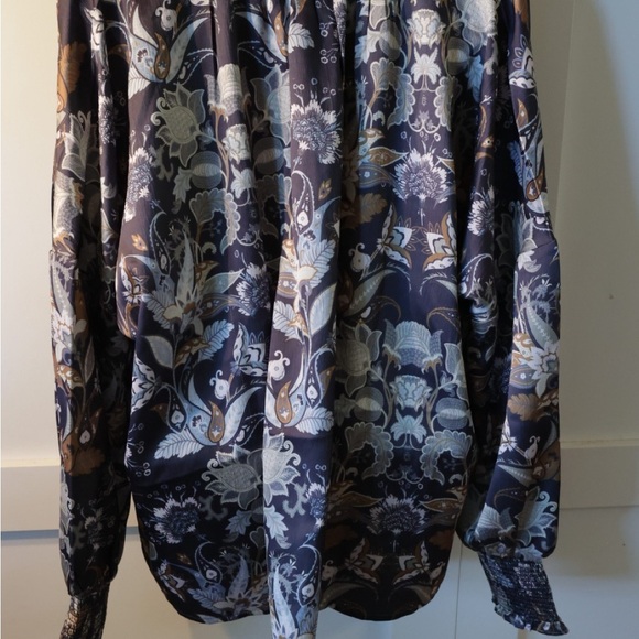 Floral Patterned women’s long sleeve Shirt - Picture 5 of 10